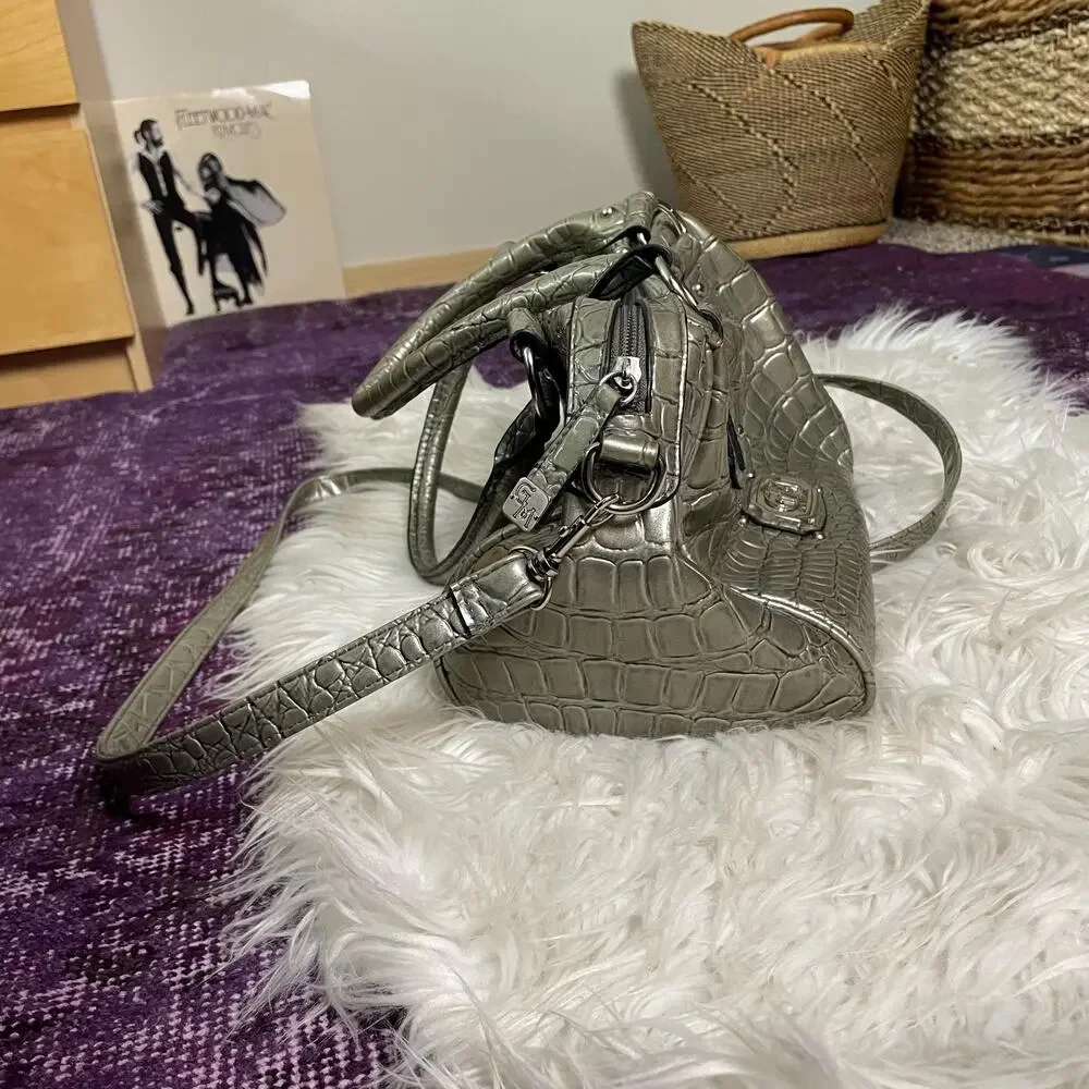 Y2K vintage 2000s silver croc handbag mcbling music video vixen rockstar